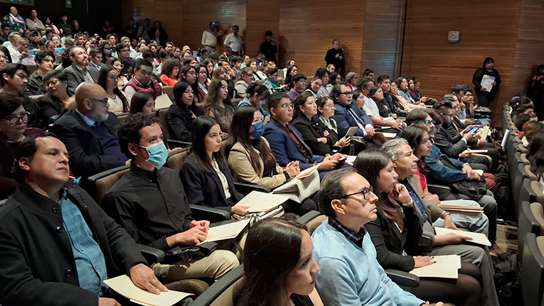 Premian Trabajos En Estancias Cortas | Gaceta Del Colegio De Ciencias Y ...